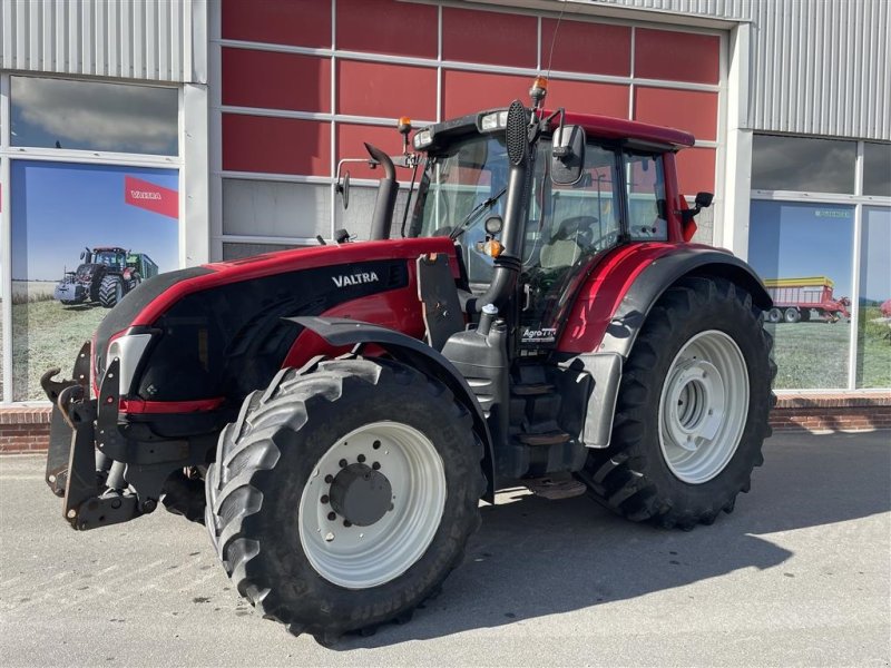 Traktor van het type Valtra T 213 Versu Luftbremser anlæg. Frontlæsser Forberedt, Gebrauchtmaschine in Hobro