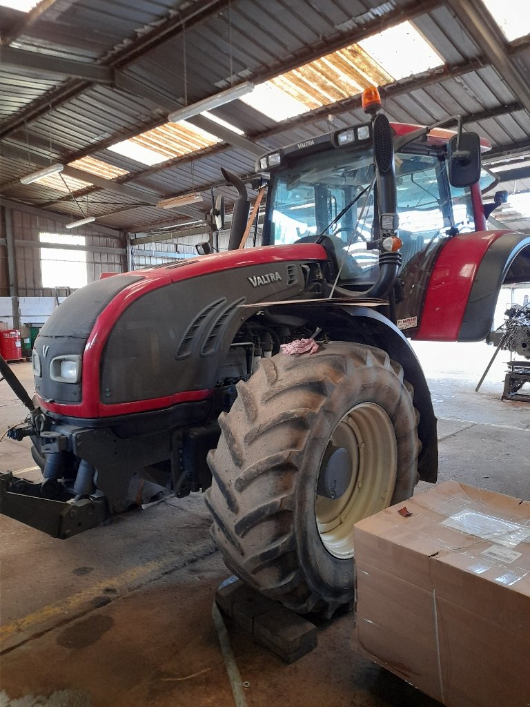 Traktor del tipo Valtra T 213 VERSU, Gebrauchtmaschine en Neufchâtel-en-Bray (Imagen 1)