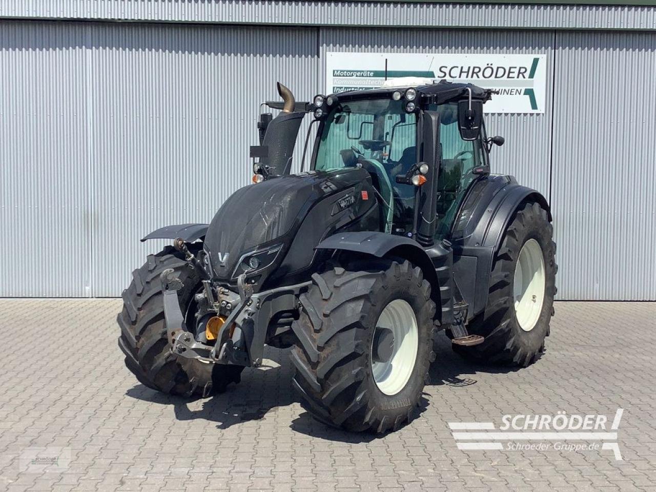 Traktor typu Valtra T 214 D SMARTTOUCH, Gebrauchtmaschine w Schwarmstedt (Zdjęcie 1)