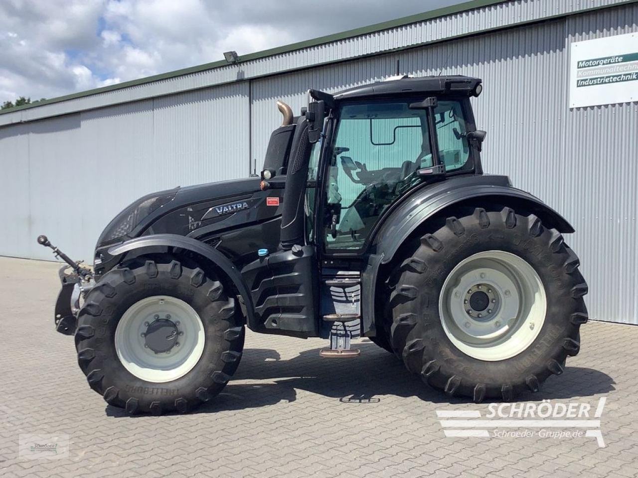 Traktor typu Valtra T 214 D SMARTTOUCH, Gebrauchtmaschine w Schwarmstedt (Zdjęcie 2)