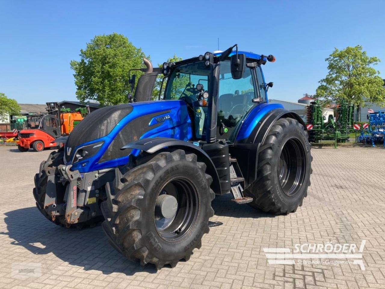 Traktor typu Valtra T 214 D, Gebrauchtmaschine w Twistringen (Zdjęcie 1)