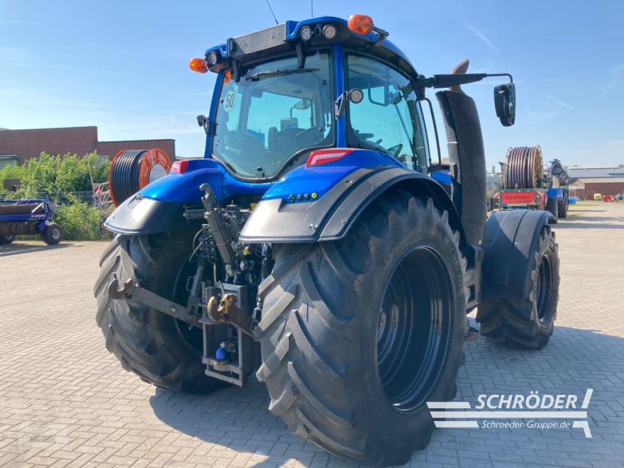 Traktor typu Valtra T 214 D, Gebrauchtmaschine w Twistringen (Zdjęcie 5)