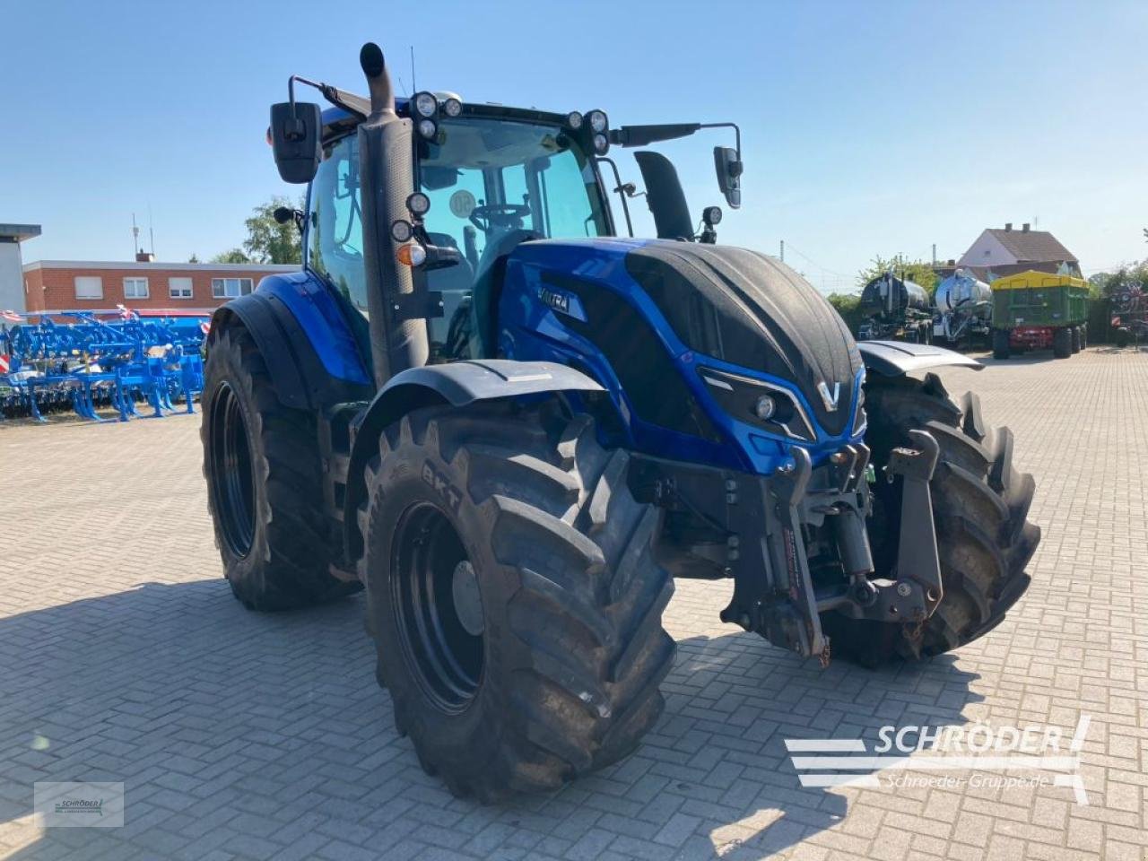 Traktor типа Valtra T 214 D, Gebrauchtmaschine в Twistringen (Фотография 8)