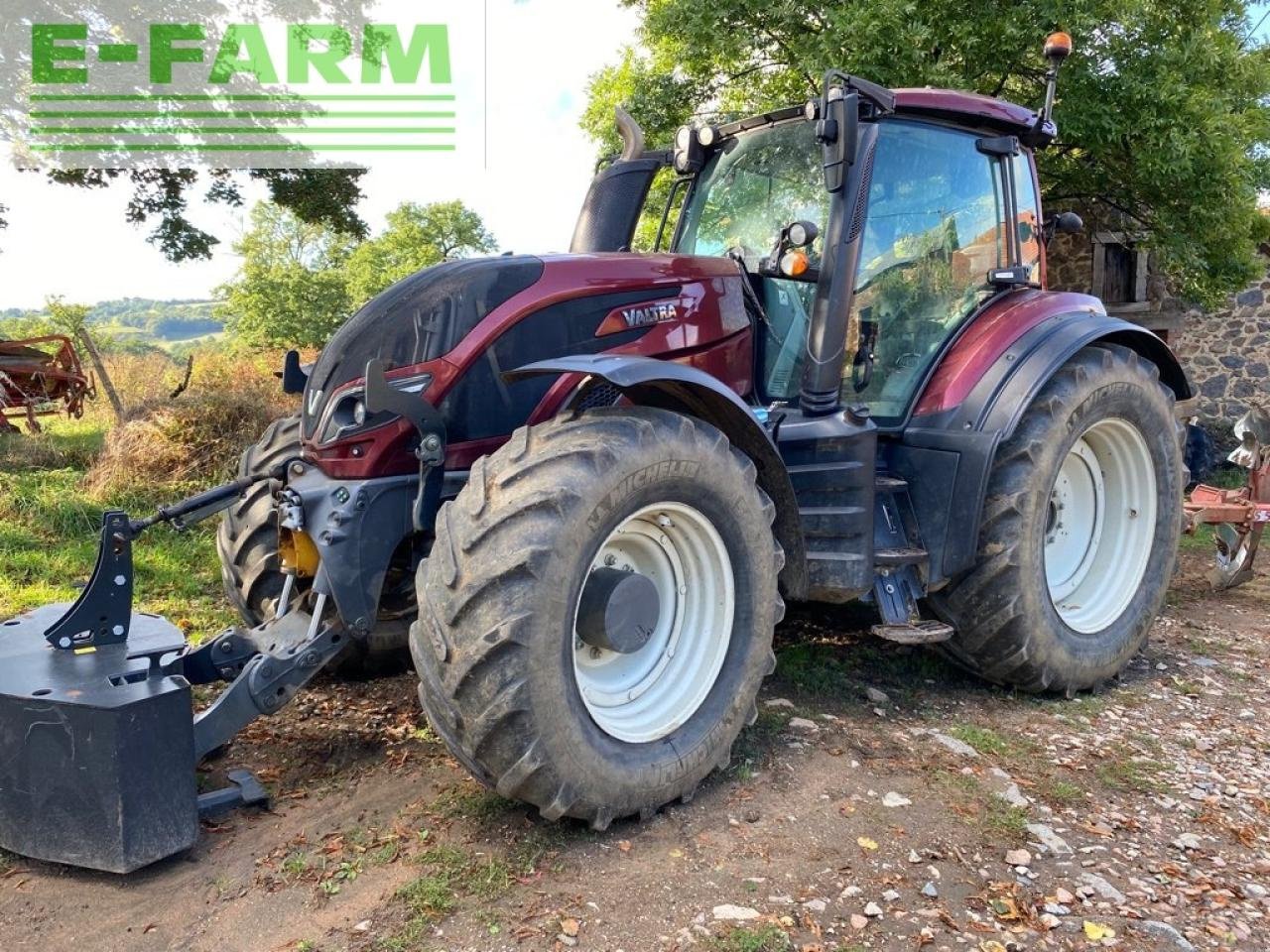 Traktor of the type Valtra t 214 direct . destockage, Gebrauchtmaschine in Ytrac (Picture 1)