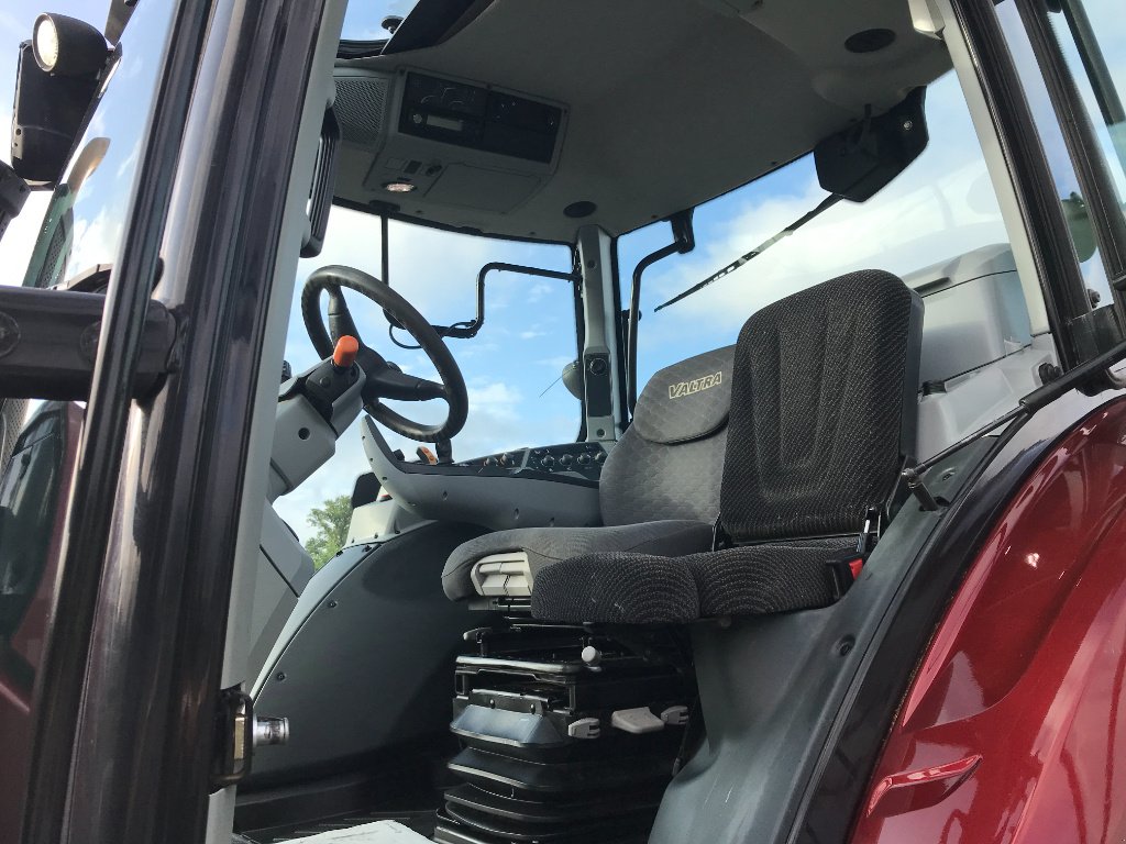 Traktor del tipo Valtra T 214 DIRECT . DESTOCKAGE, Gebrauchtmaschine en UZERCHE (Imagen 5)