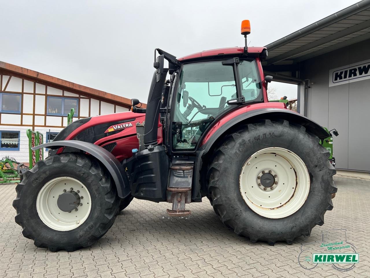 Traktor du type Valtra T 214 Direct, Gebrauchtmaschine en Blankenheim (Photo 3)