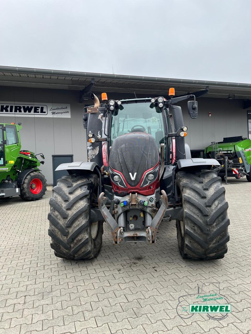 Traktor от тип Valtra T 214 Direct, Gebrauchtmaschine в Blankenheim (Снимка 5)