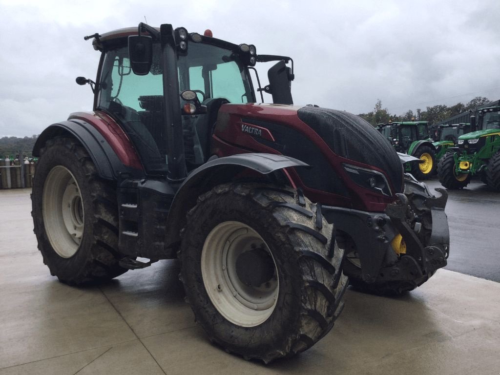 Traktor of the type Valtra T 214 Direct, Gebrauchtmaschine in Vogelsheim (Picture 2)