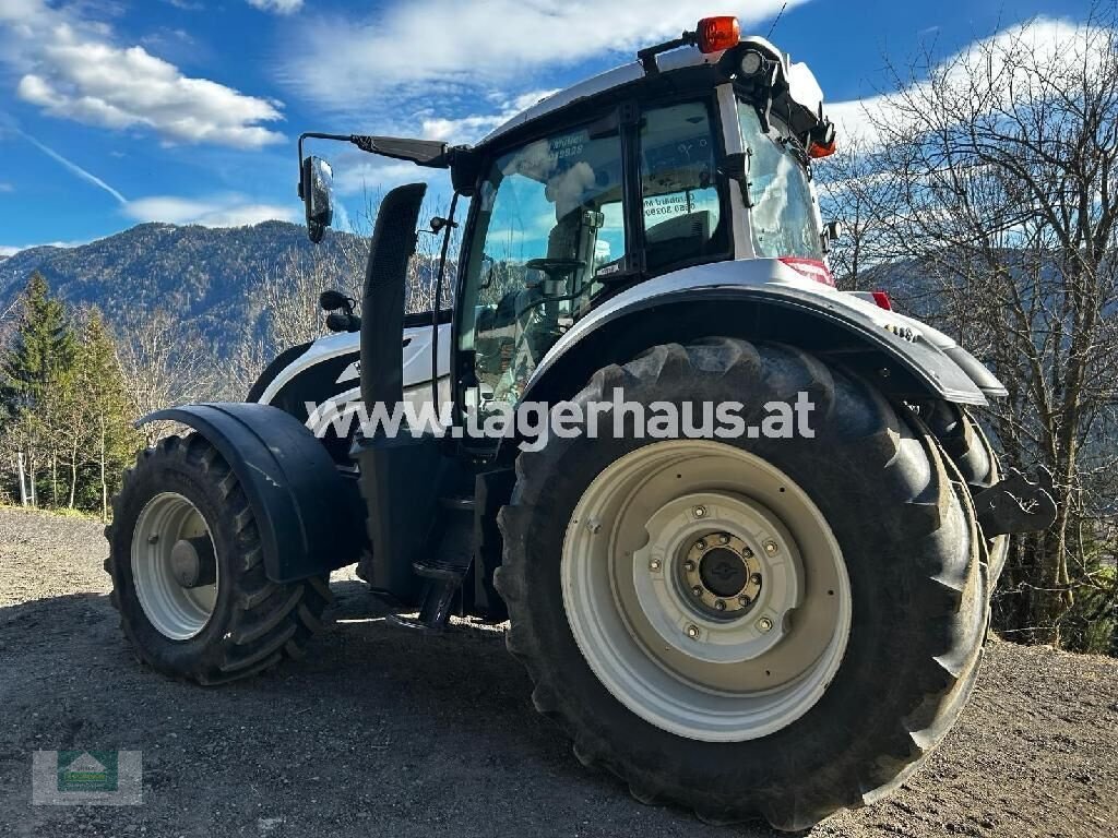 Traktor du type Valtra T 214 VERSU, Gebrauchtmaschine en Klagenfurt (Photo 9)