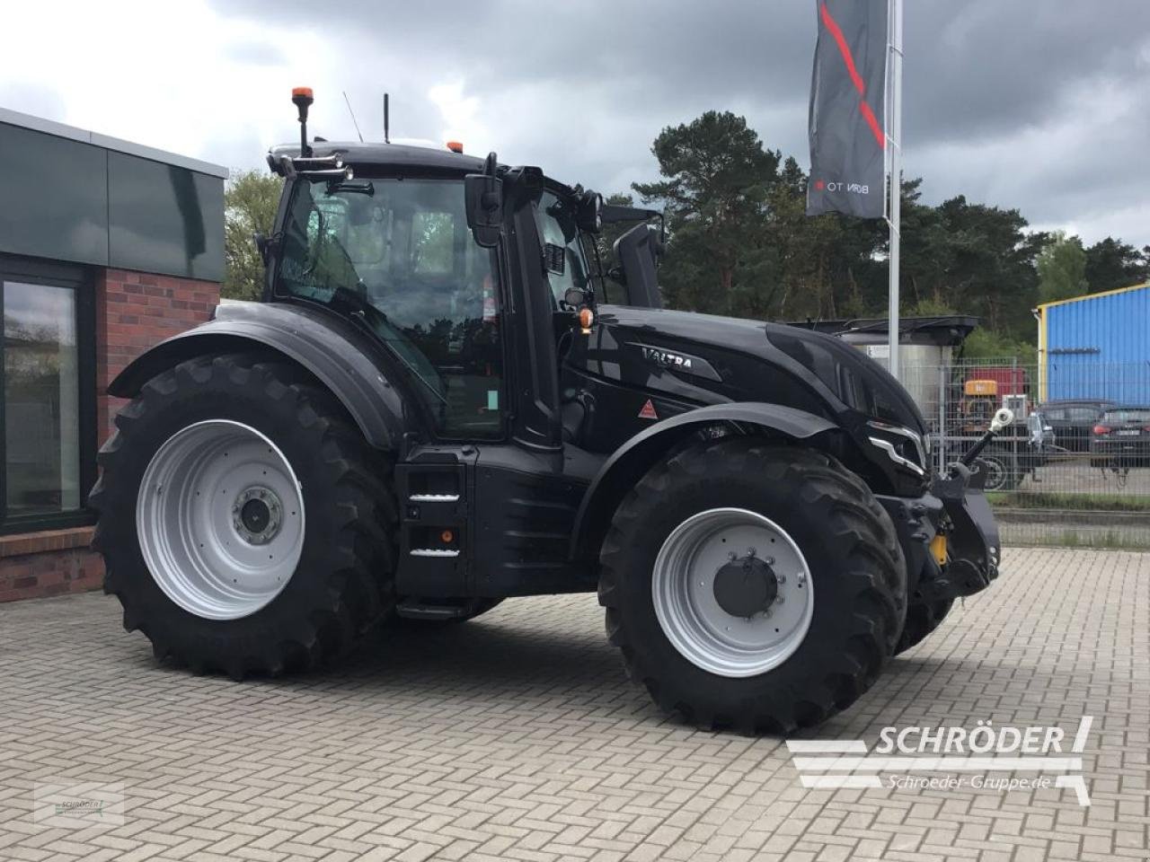 Traktor typu Valtra T 215 D, Gebrauchtmaschine w Wardenburg (Zdjęcie 4)