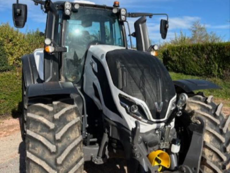 Traktor del tipo Valtra T 215 VERSU, Gebrauchtmaschine en CHAMPLECY