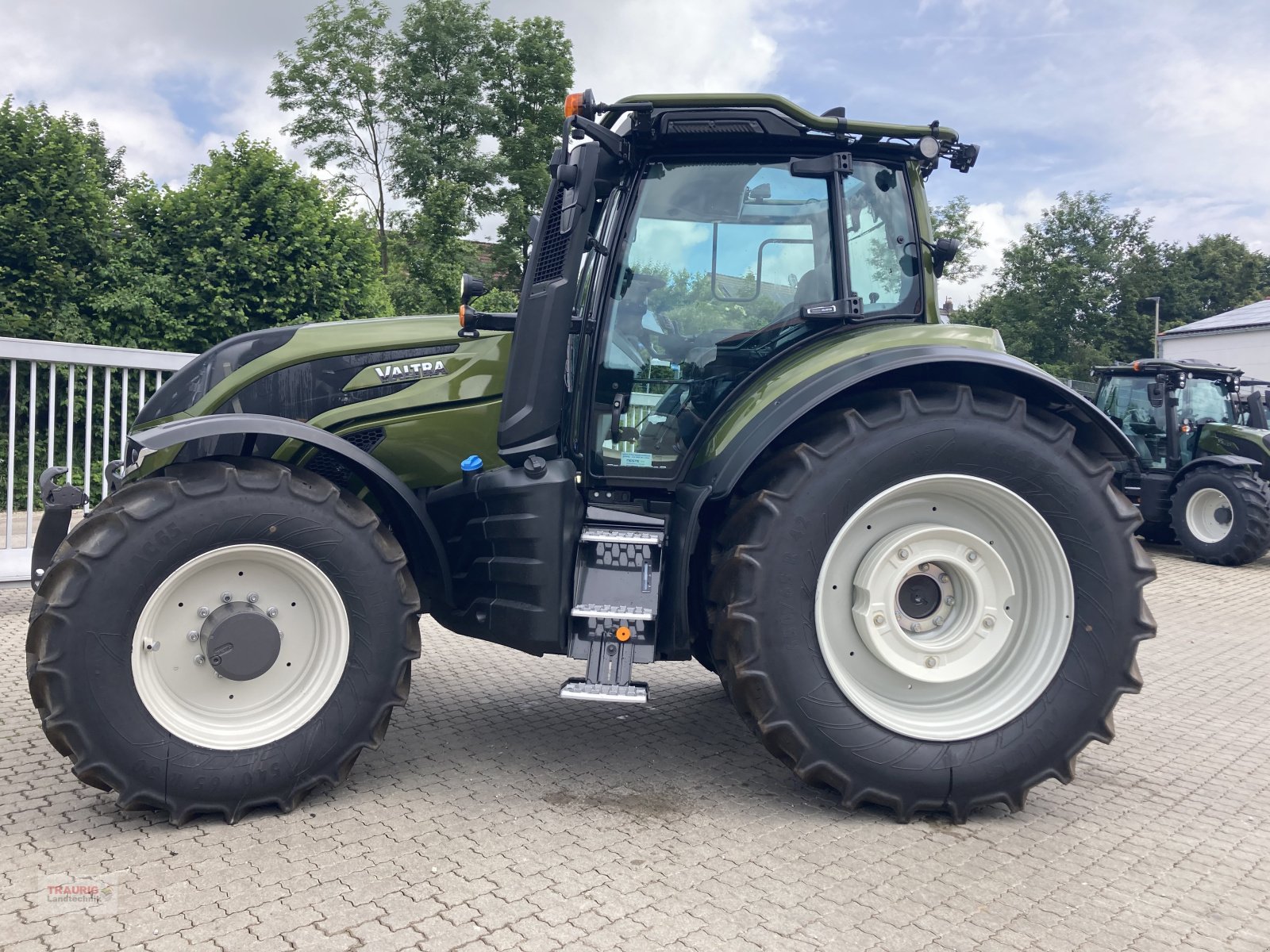 Traktor του τύπου Valtra T 215D mit Rüfa+ Forstkabine, Neumaschine σε Mainburg/Wambach (Φωτογραφία 7)