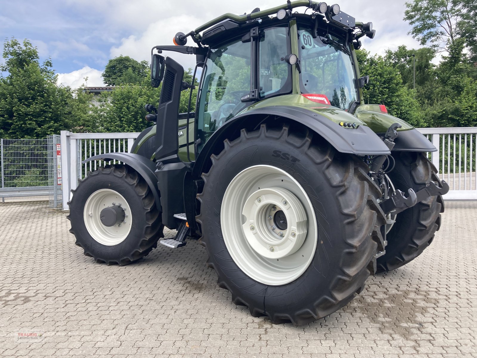 Traktor typu Valtra T 215D mit Rüfa+ Forstkabine, Neumaschine w Mainburg/Wambach (Zdjęcie 8)