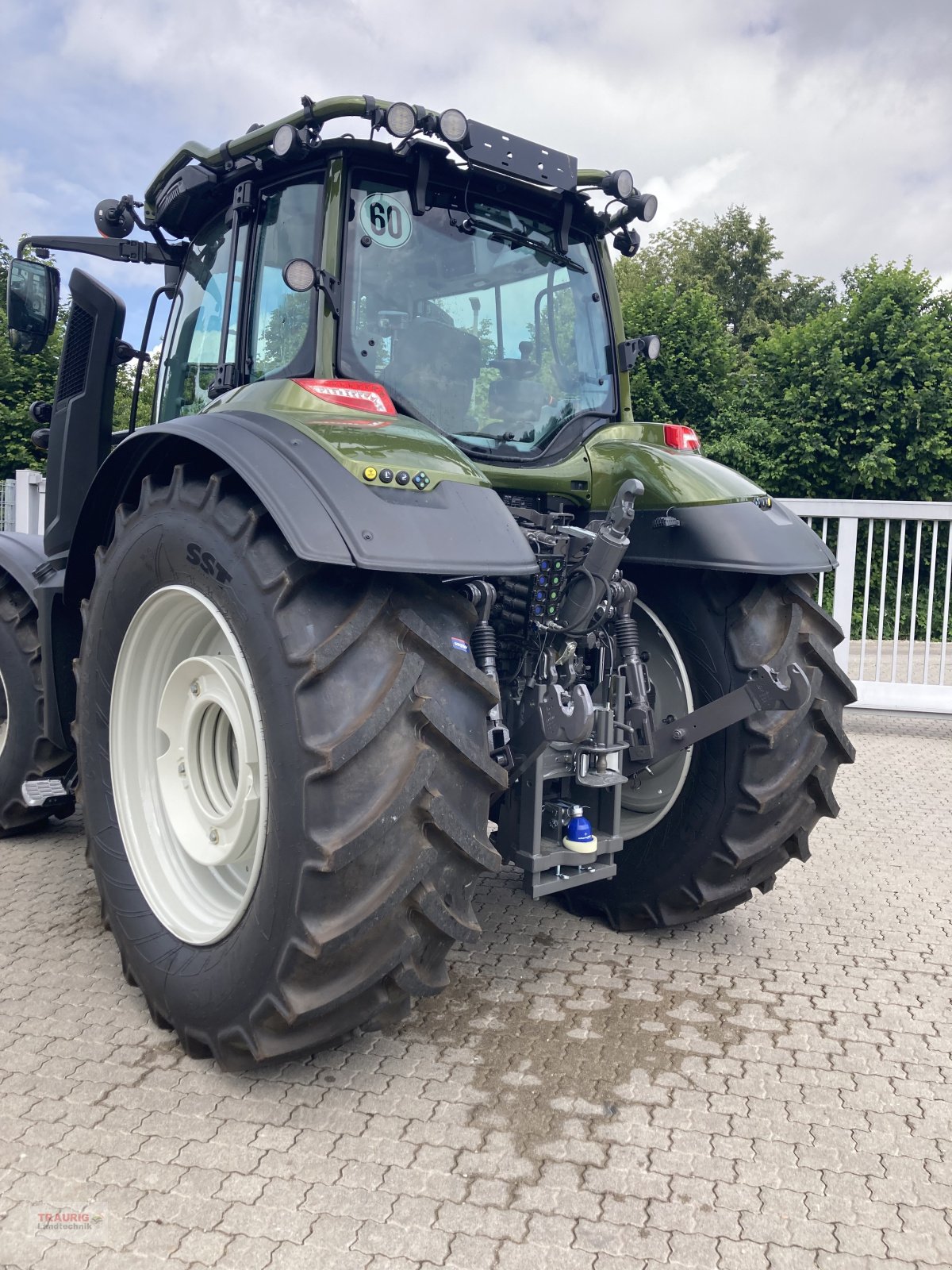 Traktor van het type Valtra T 215D mit Rüfa+ Forstkabine, Neumaschine in Mainburg/Wambach (Foto 9)