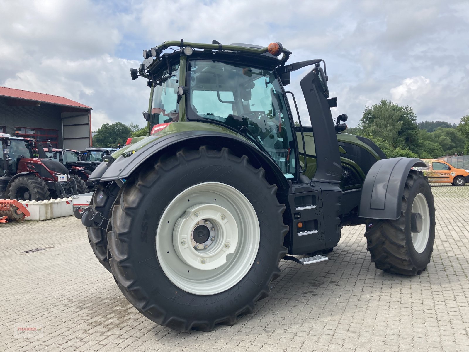 Traktor van het type Valtra T 215D mit Rüfa+ Forstkabine, Neumaschine in Mainburg/Wambach (Foto 13)