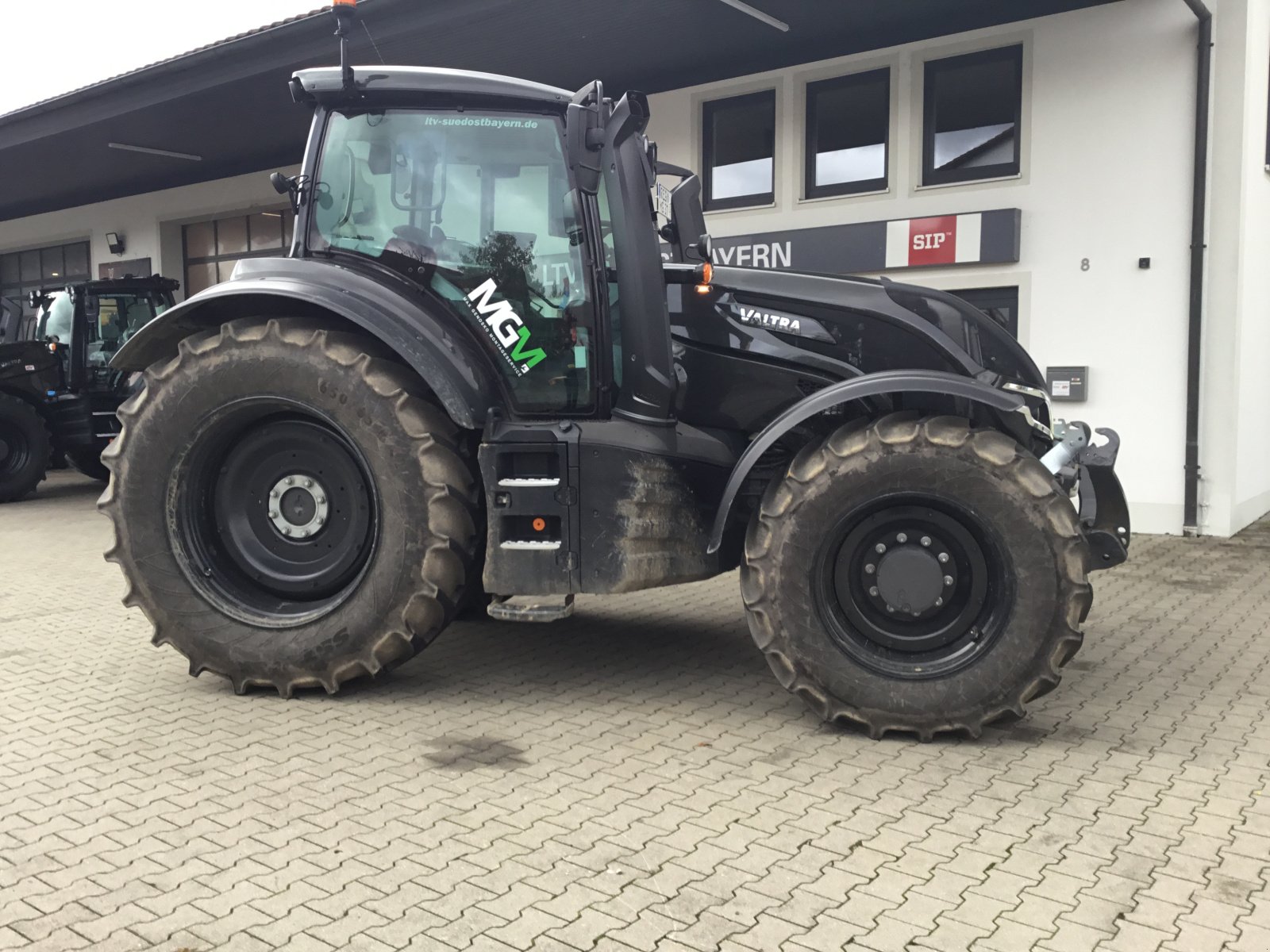 Traktor tipa Valtra T 215D, Gebrauchtmaschine u Kunde (Slika 4)