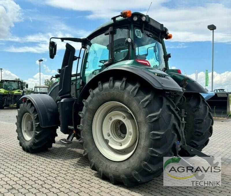 Traktor of the type Valtra T 234 D 1B8 DIRECT, Gebrauchtmaschine in Calbe / Saale (Picture 3)