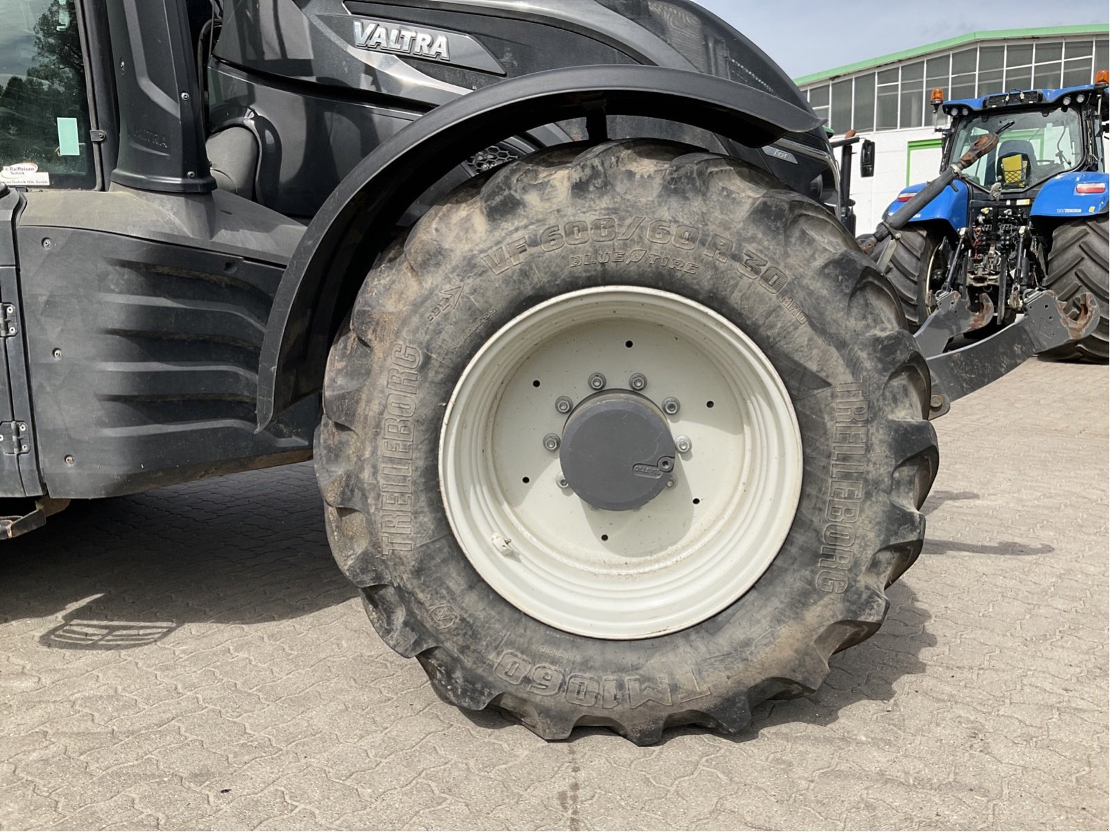 Traktor от тип Valtra T 234 D, Gebrauchtmaschine в Bad Oldesloe (Снимка 7)