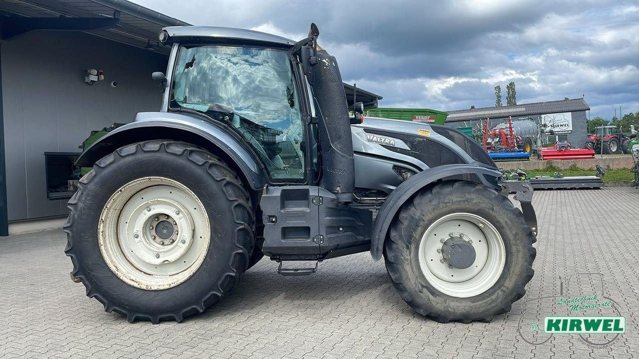 Traktor des Typs Valtra T 234 Direct, Gebrauchtmaschine in Blankenheim (Bild 3)