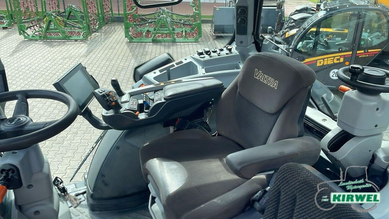 Traktor van het type Valtra T 234 Direct, Gebrauchtmaschine in Blankenheim (Foto 7)