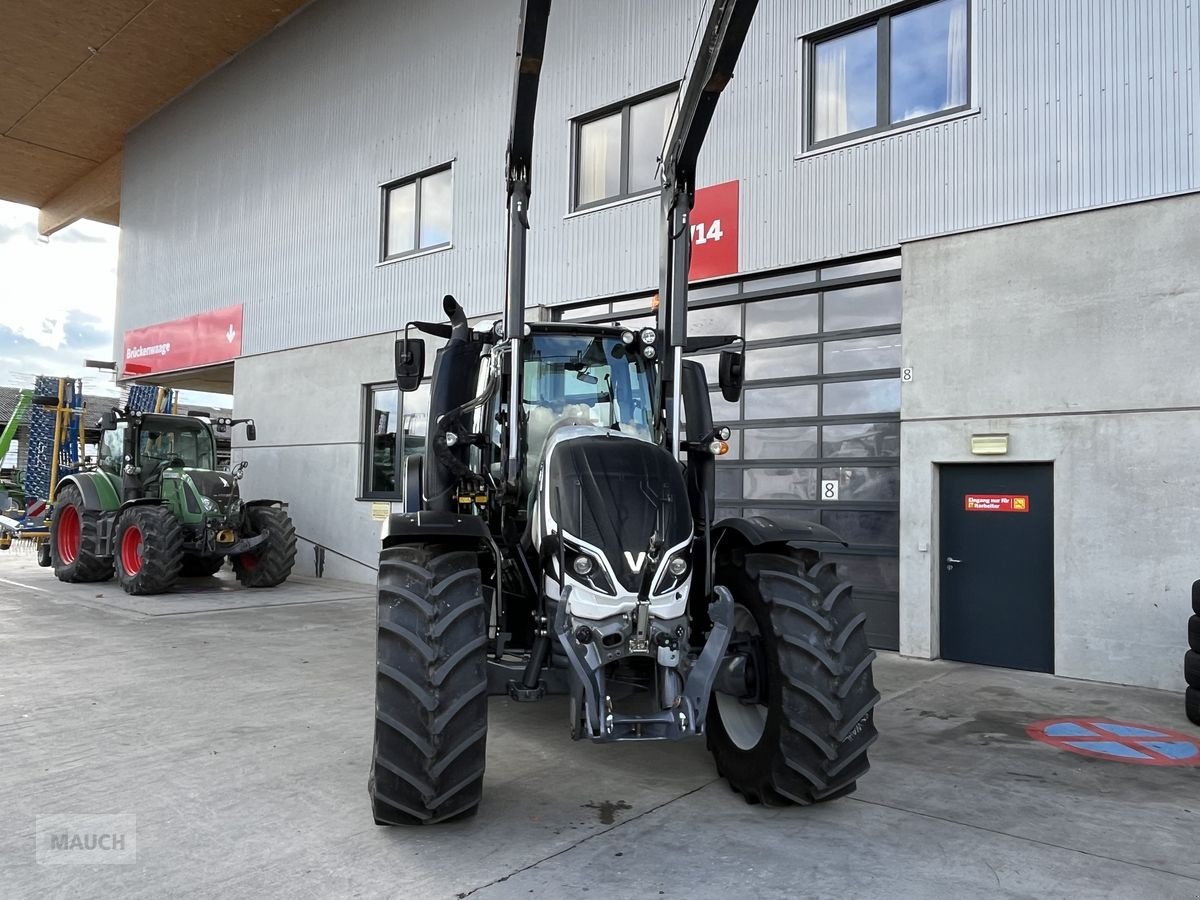 Traktor van het type Valtra T 234 Direct, Gebrauchtmaschine in Burgkirchen (Foto 3)