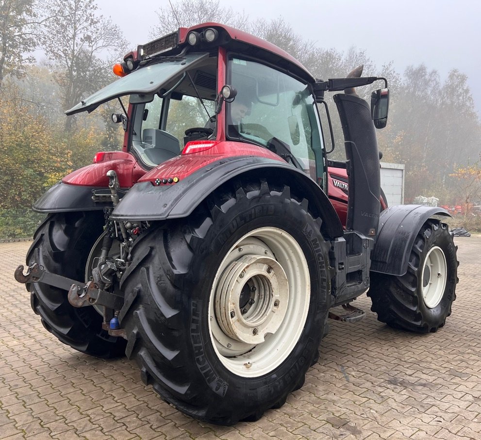 Traktor des Typs Valtra T 234 V   **FKH & FZW**, Gebrauchtmaschine in Bramsche (Bild 8)