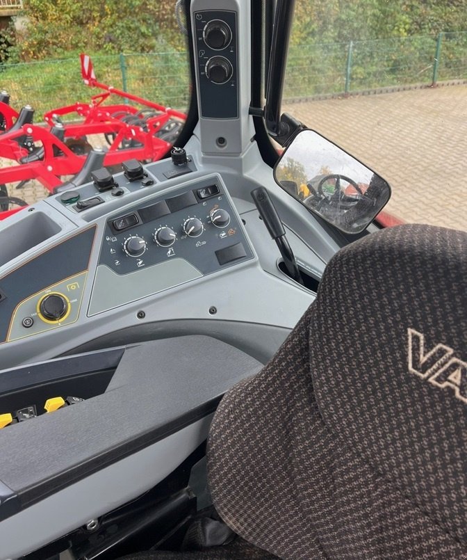 Traktor du type Valtra T 234 V   **FKH & FZW**, Gebrauchtmaschine en Bramsche (Photo 12)