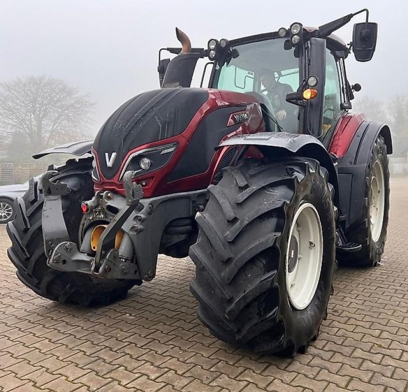 Traktor des Typs Valtra T 234 V **FKH & FZW**, Gebrauchtmaschine in Bramsche (Bild 1)