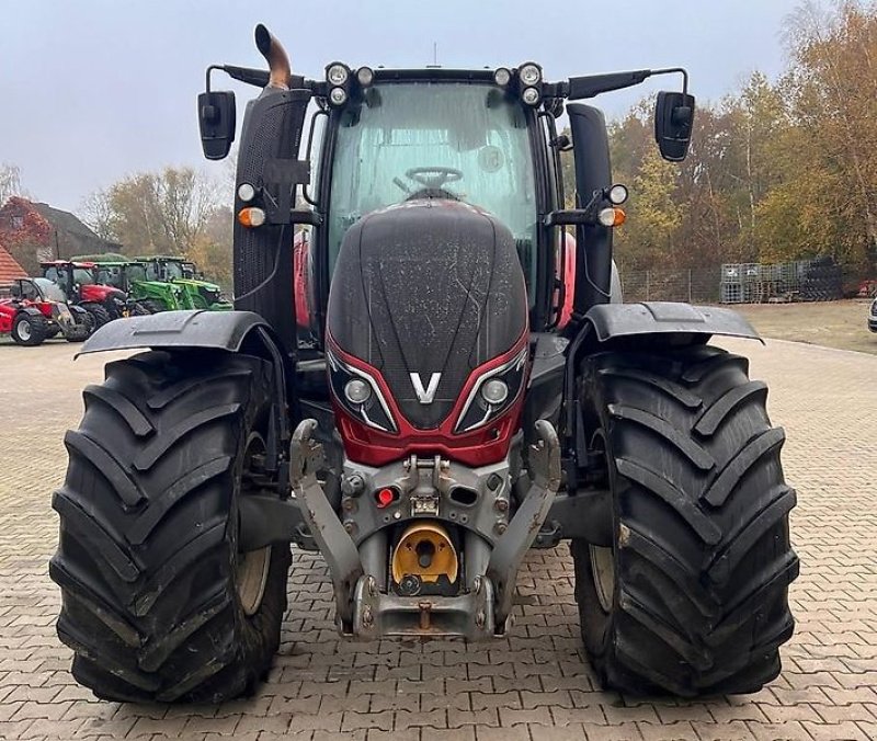 Traktor des Typs Valtra T 234 V **FKH & FZW**, Gebrauchtmaschine in Bramsche (Bild 8)