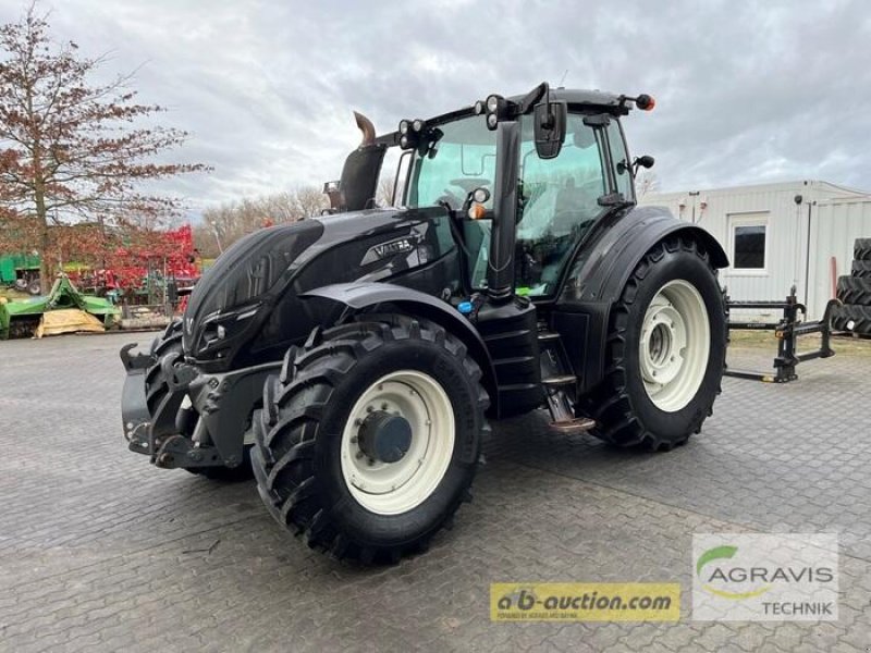 Traktor des Typs Valtra T 234 V VERSU, Gebrauchtmaschine in Calbe / Saale (Bild 1)