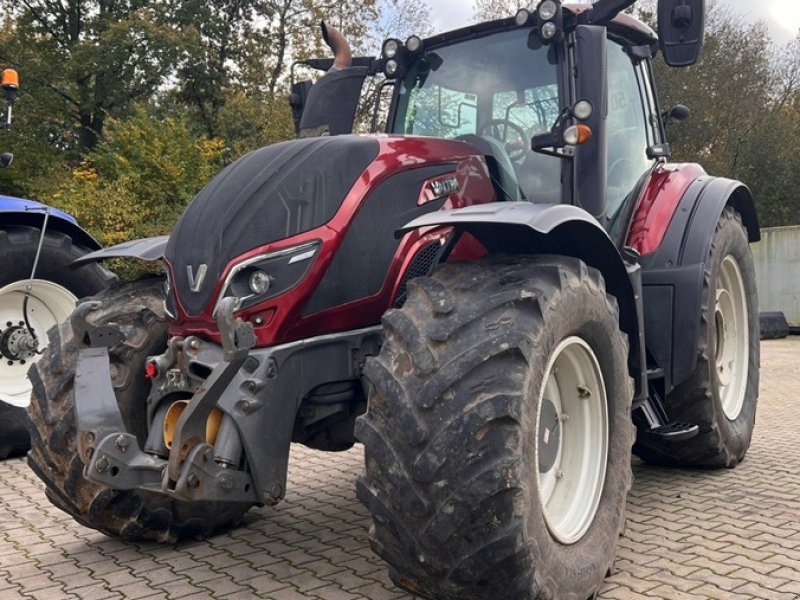 Traktor typu Valtra T 234 VERSU **FKH & FZW**, Gebrauchtmaschine v Bramsche