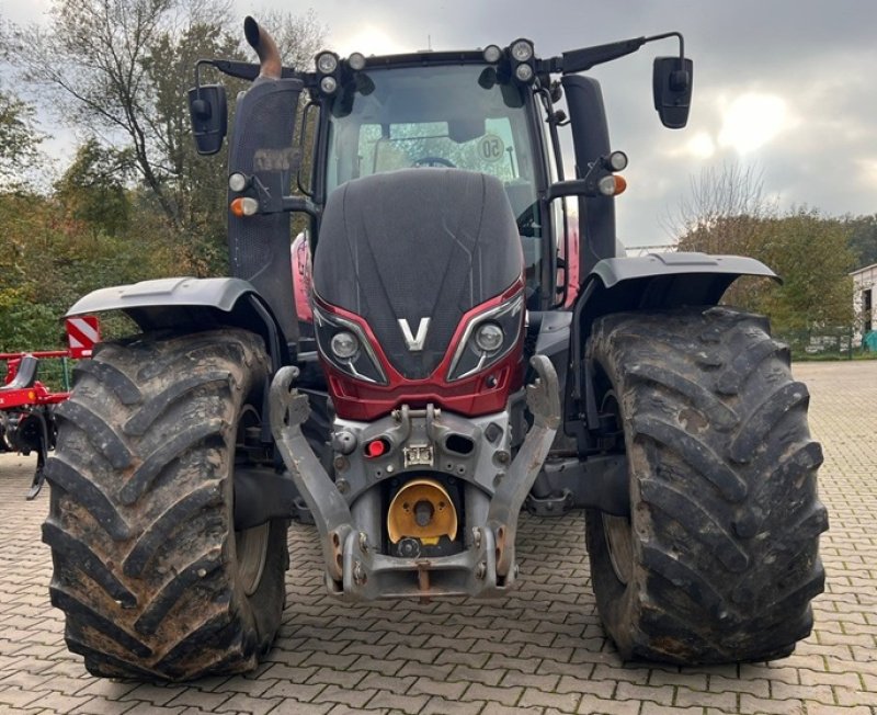 Traktor van het type Valtra T 234 VERSU **FKH & FZW**, Gebrauchtmaschine in Bramsche (Foto 3)