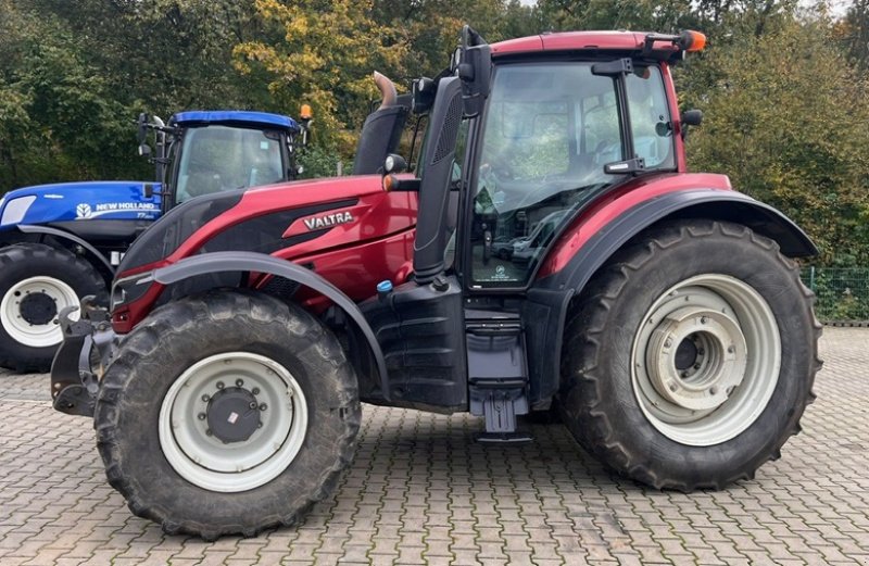 Traktor van het type Valtra T 234 VERSU **FKH & FZW**, Gebrauchtmaschine in Bramsche (Foto 5)