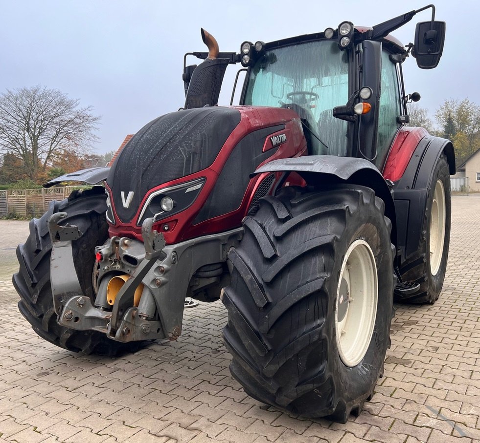 Traktor typu Valtra T 234 VERSU **FKH & FZW**, Gebrauchtmaschine v Bramsche (Obrázok 1)