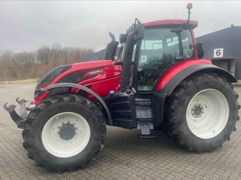 Traktor tipa Valtra T 234 VERSU, Gebrauchtmaschine u Skanderborg