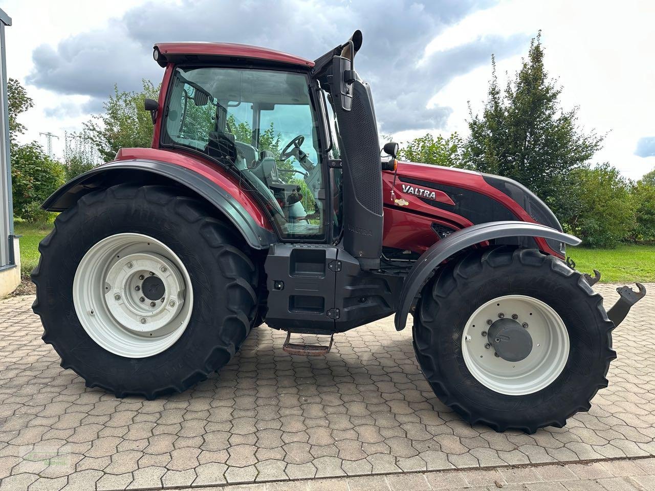 Traktor des Typs Valtra T 234 Versu, Gebrauchtmaschine in Coppenbruegge (Bild 4)