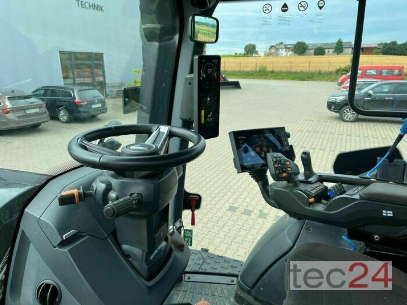 Traktor типа Valtra T 235 D 2A1 DIRECT, Gebrauchtmaschine в Brakel (Фотография 16)