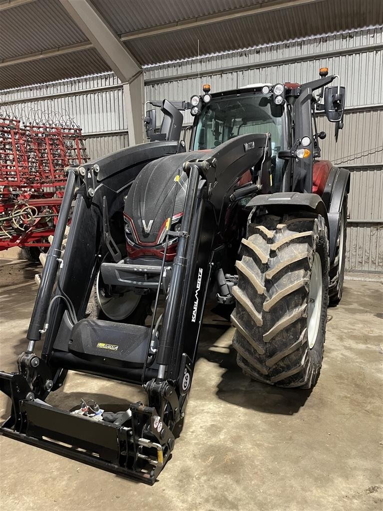 Traktor des Typs Valtra T 235 D GPS/RTK, Vendbar kabine, Frontlæsser, Gebrauchtmaschine in Sakskøbing (Bild 2)