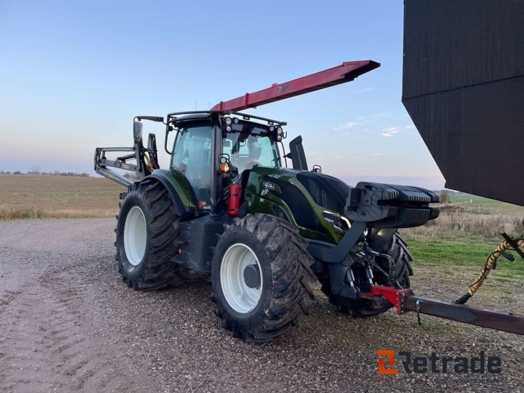 Traktor del tipo Valtra T 235 D med flis hugger kran og vogn, Gebrauchtmaschine In Rødovre (Immagine 3)