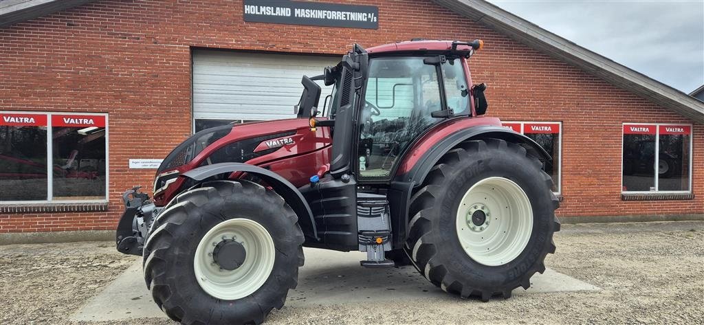 Traktor du type Valtra T 235 D, Gebrauchtmaschine en Ringkøbing (Photo 2)