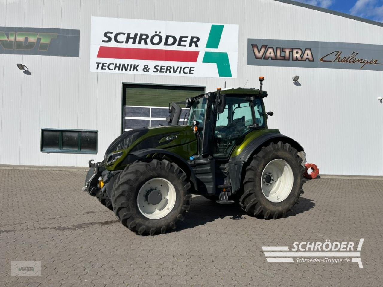 Traktor типа Valtra T 235 D, Gebrauchtmaschine в Leizen (Фотография 1)