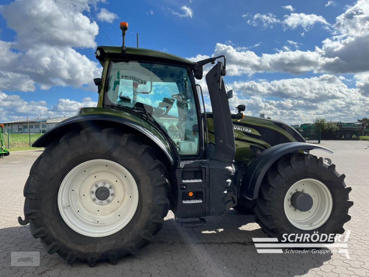 Traktor van het type Valtra T 235 D, Gebrauchtmaschine in Leizen (Foto 3)