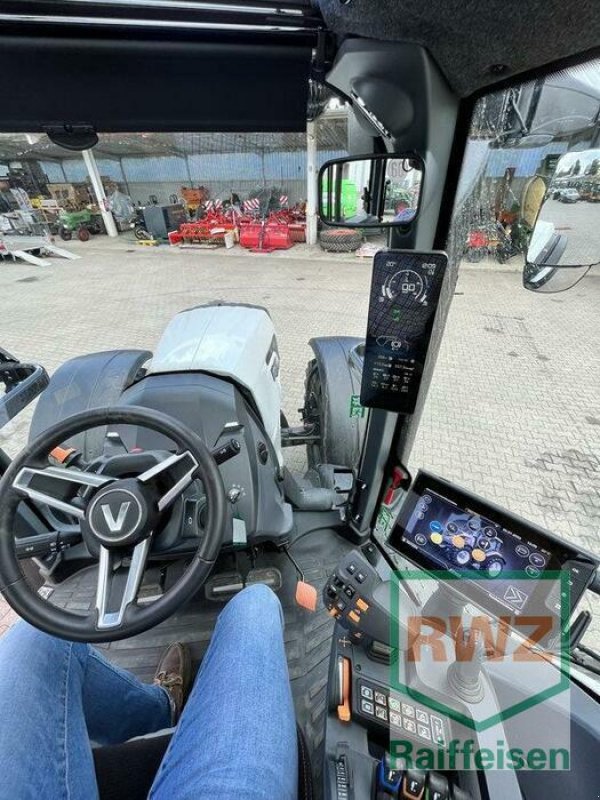 Traktor del tipo Valtra T 235 Direct & Valtra Garantie 2026, Vorführmaschine In Rommerskirchen (Immagine 11)