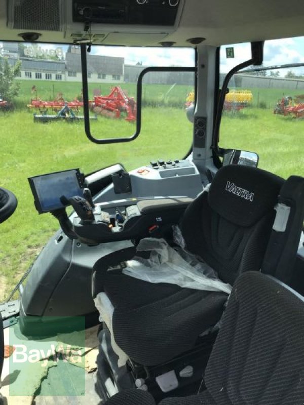 Traktor du type Valtra T 235 VERSU, Gebrauchtmaschine en Blaufelden (Photo 8)