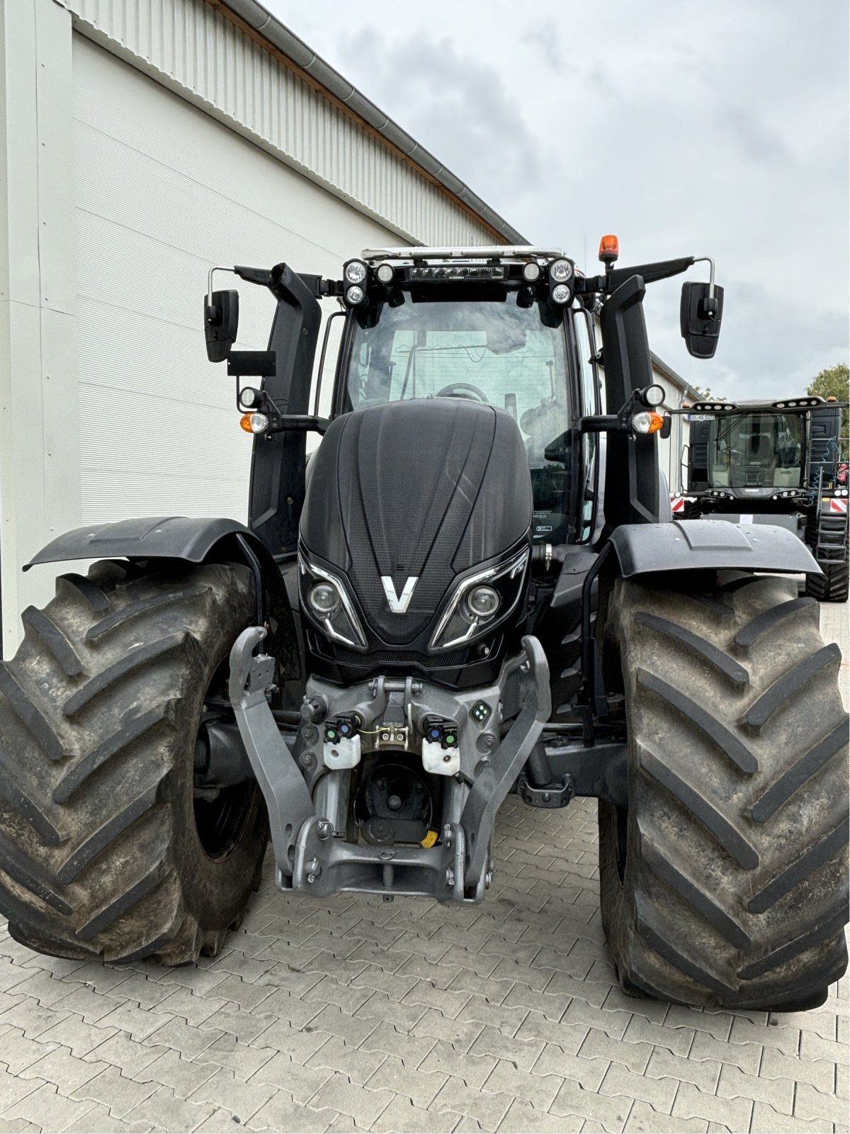 Traktor a típus Valtra T 254 V Smart Touch MR19, Gebrauchtmaschine ekkor: Bad Oldesloe (Kép 5)