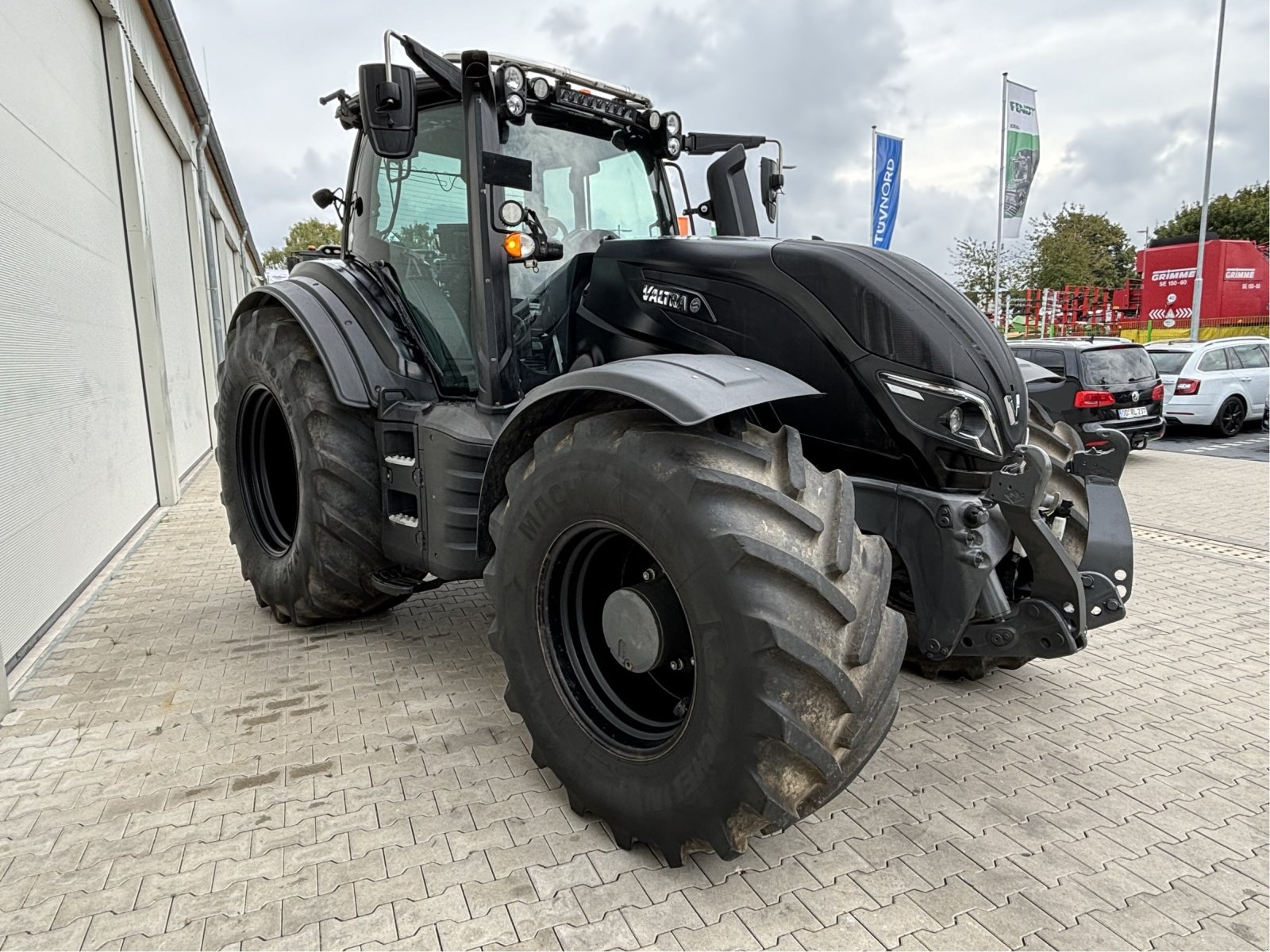 Traktor van het type Valtra T 254 V Smart Touch MR19, Gebrauchtmaschine in Bad Oldesloe (Foto 7)