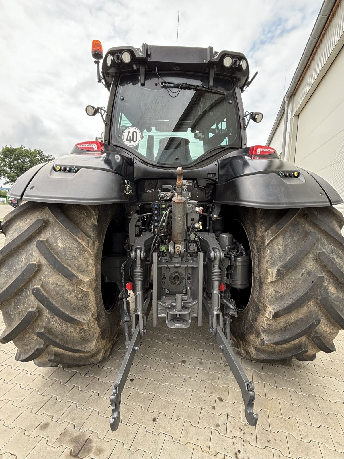 Traktor van het type Valtra T 254 V Smart Touch MR19, Gebrauchtmaschine in Bad Oldesloe (Foto 8)