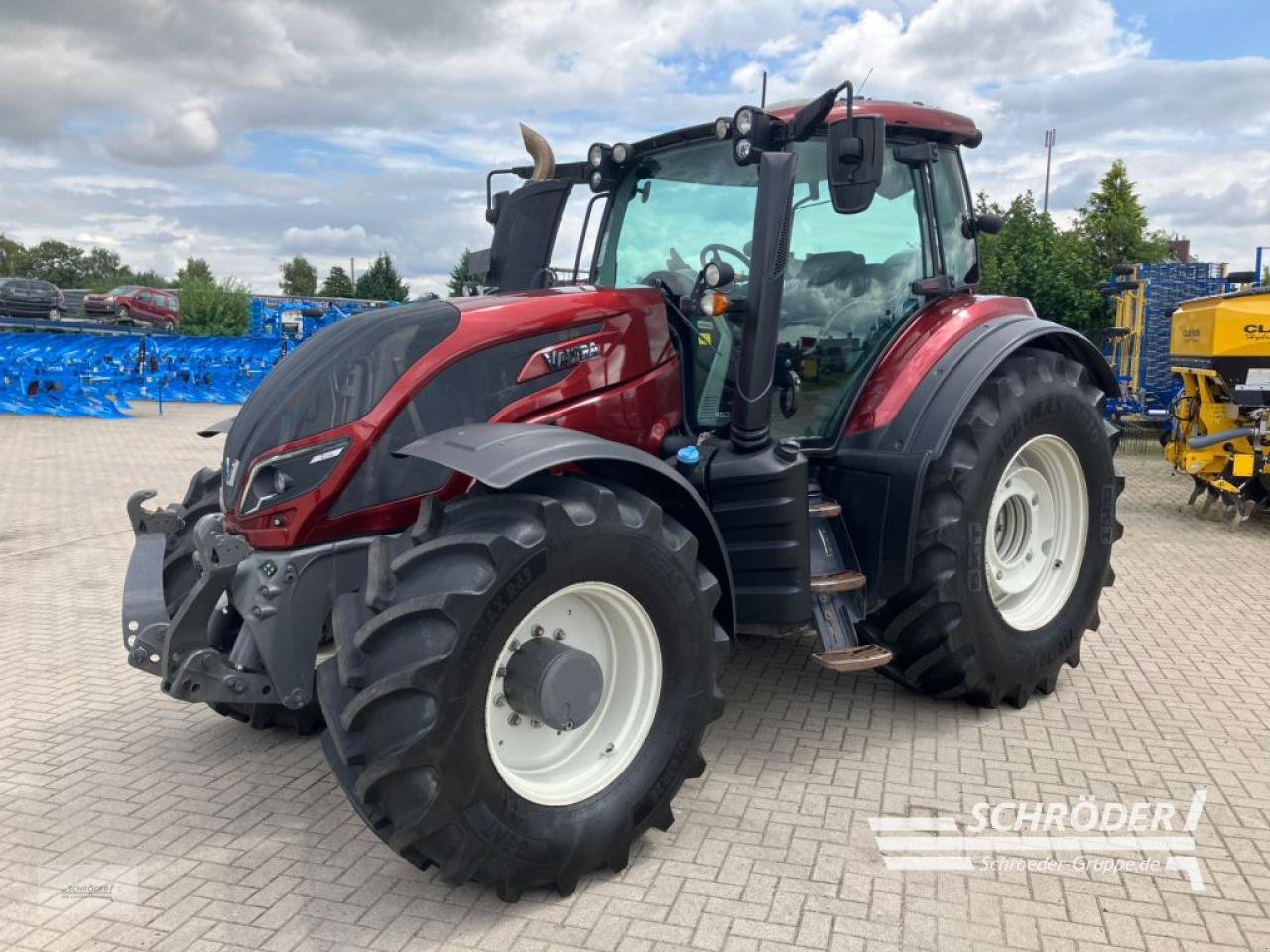 Traktor van het type Valtra T 254 V SMARTTOUCH, Gebrauchtmaschine in Wildeshausen (Foto 1)