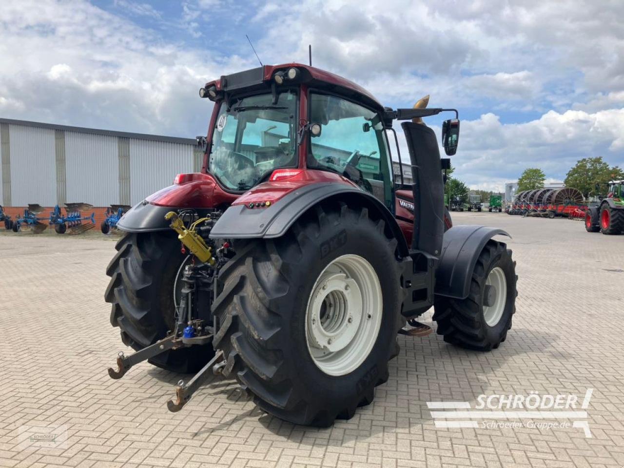 Traktor van het type Valtra T 254 V SMARTTOUCH, Gebrauchtmaschine in Twistringen (Foto 4)