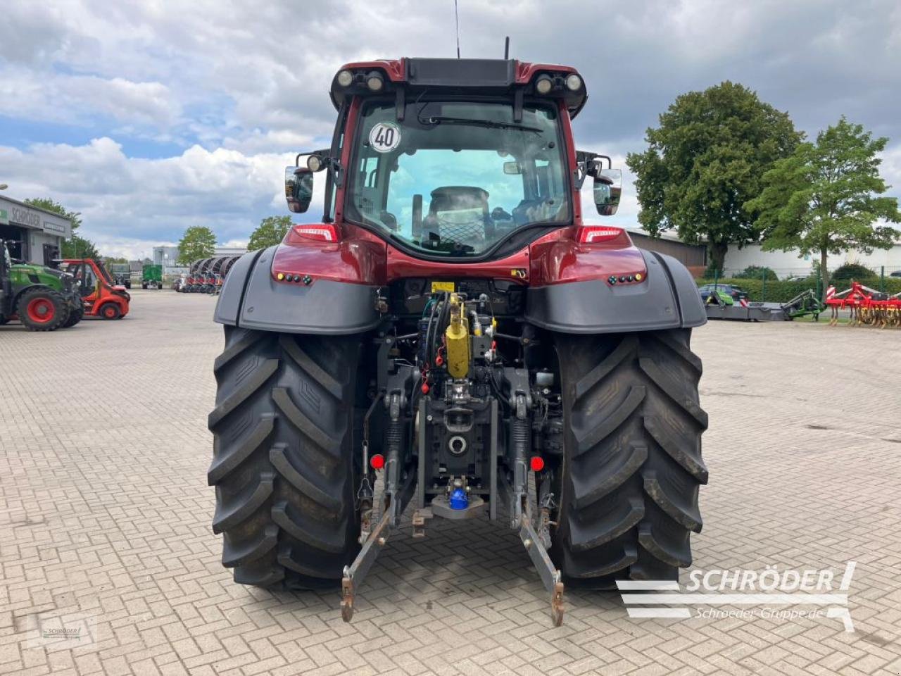 Traktor van het type Valtra T 254 V SMARTTOUCH, Gebrauchtmaschine in Wildeshausen (Foto 5)